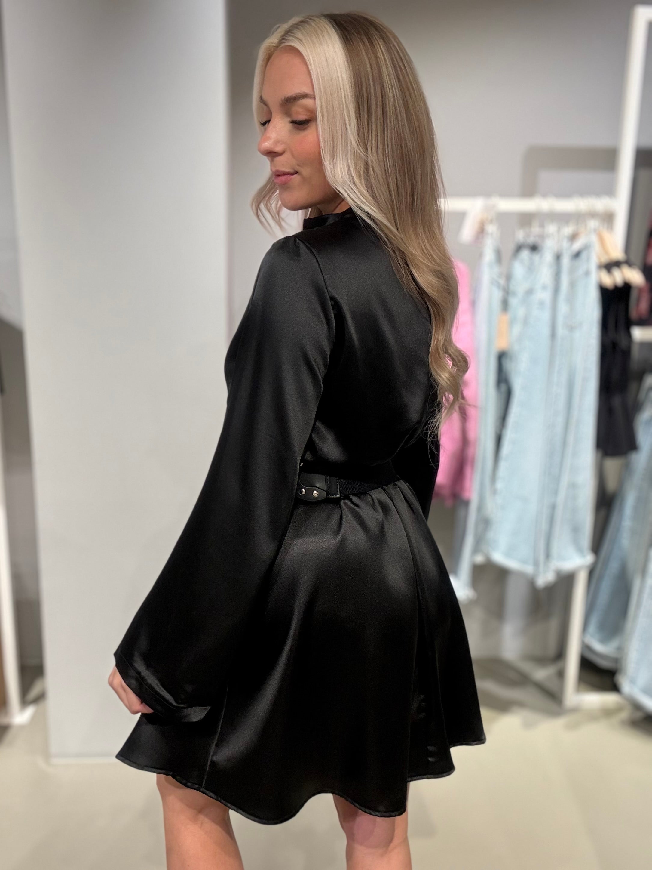 VIESTELLA Short Dress - Black Beauty